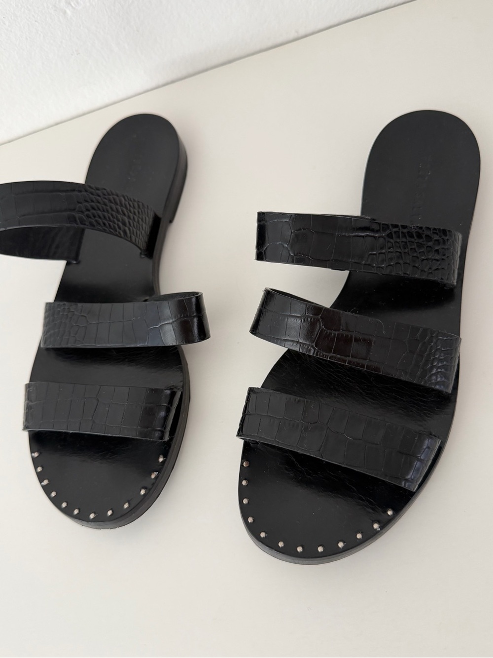 FREDA SALVADOR Black Triple-Strap Croc-Embossed Slide Sandals - Women